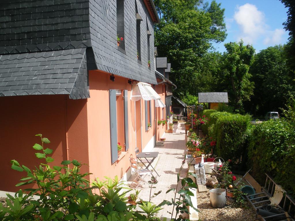 Les Coquillettes Bed & Breakfast Equemauville Exterior photo